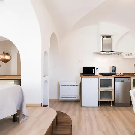 Apartment Giojas 125 *
